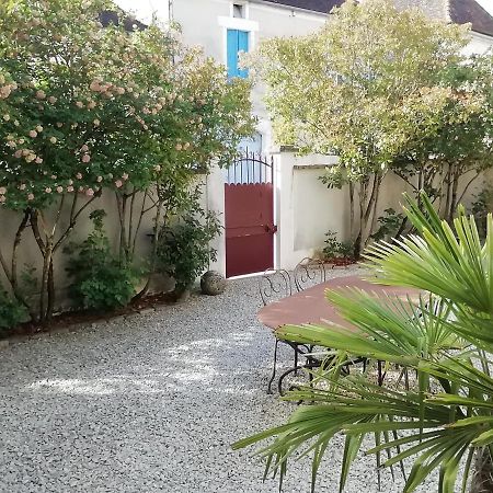 Chambres Et Table D'Hotes, Maisonnettes Individuelles Dans Propriete Privee Vézinnes 외부 사진