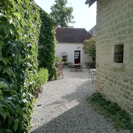 Chambres Et Table D'Hotes, Maisonnettes Individuelles Dans Propriete Privee Vézinnes 외부 사진