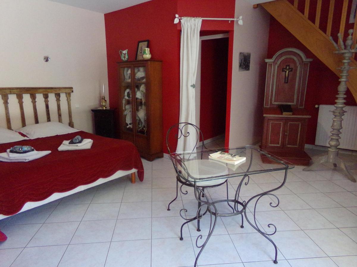 Chambres Et Table D'Hotes, Maisonnettes Individuelles Dans Propriete Privee Vézinnes 외부 사진