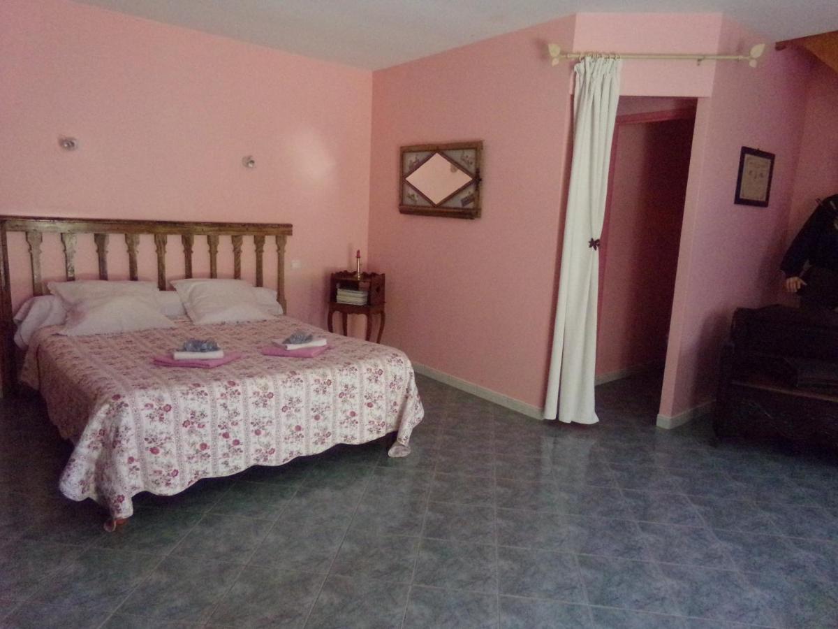 Chambres Et Table D'Hotes, Maisonnettes Individuelles Dans Propriete Privee Vézinnes 외부 사진