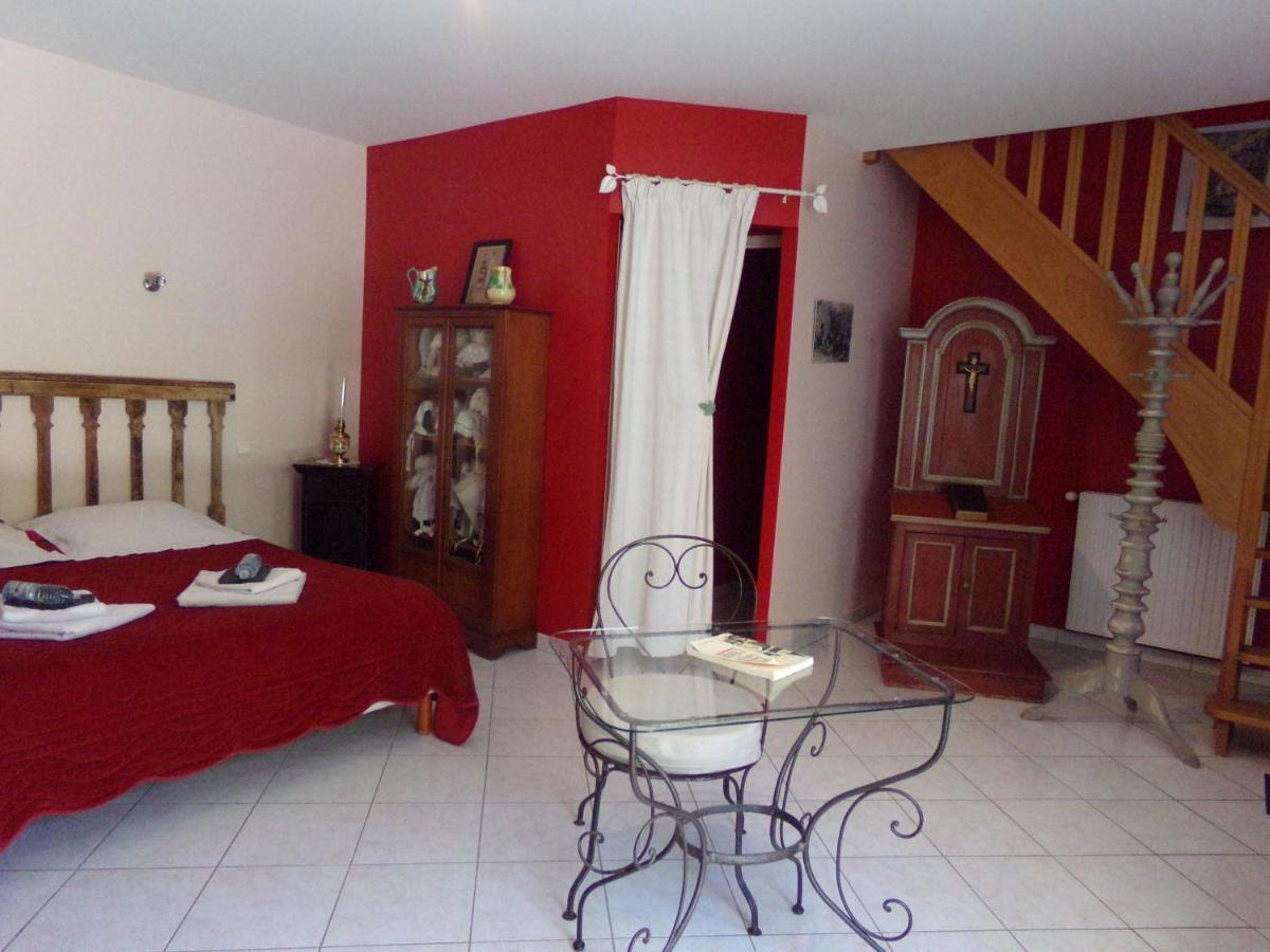 Chambres Et Table D'Hotes, Maisonnettes Individuelles Dans Propriete Privee Vézinnes 외부 사진