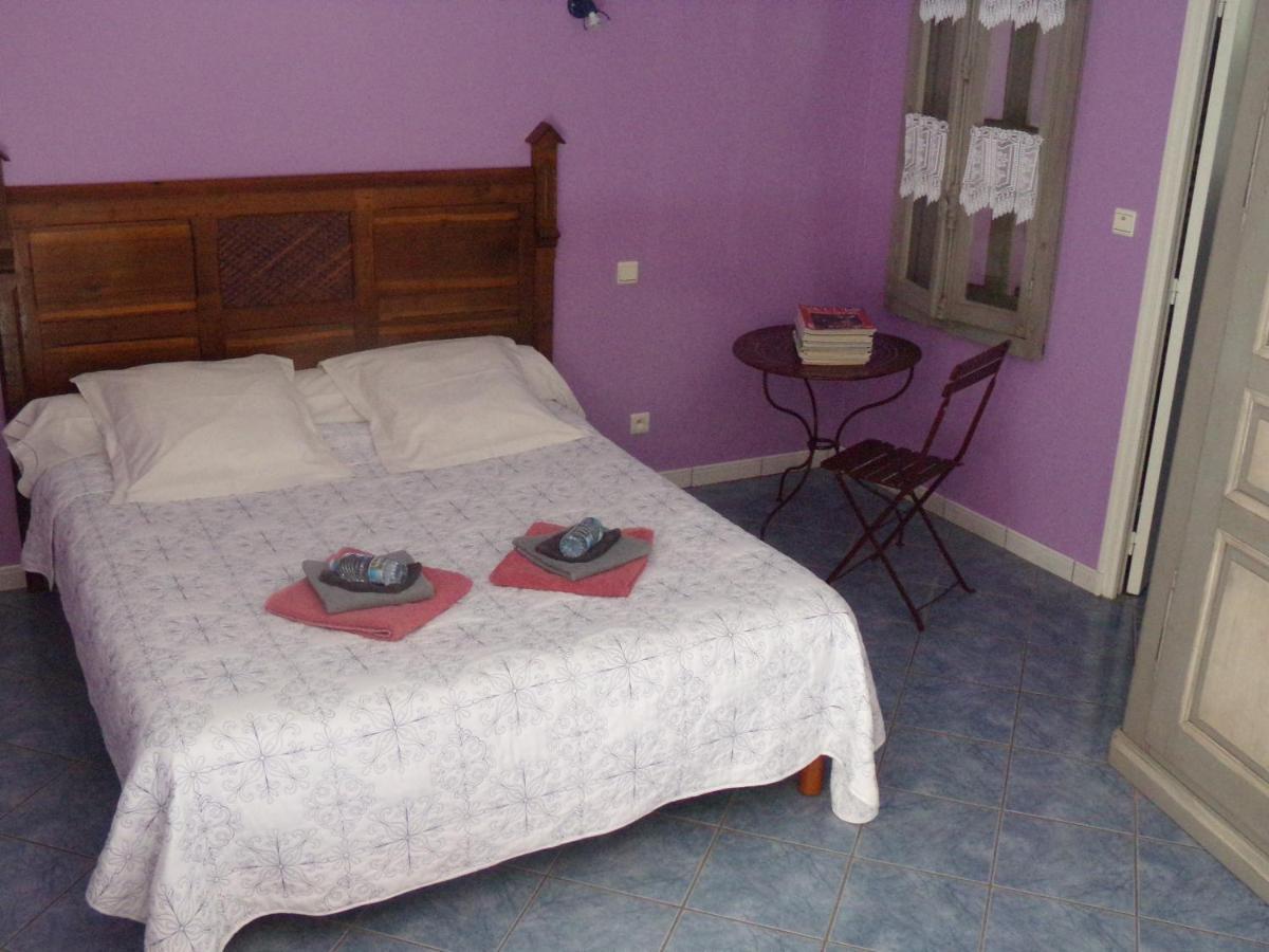 Chambres Et Table D'Hotes, Maisonnettes Individuelles Dans Propriete Privee Vézinnes 외부 사진