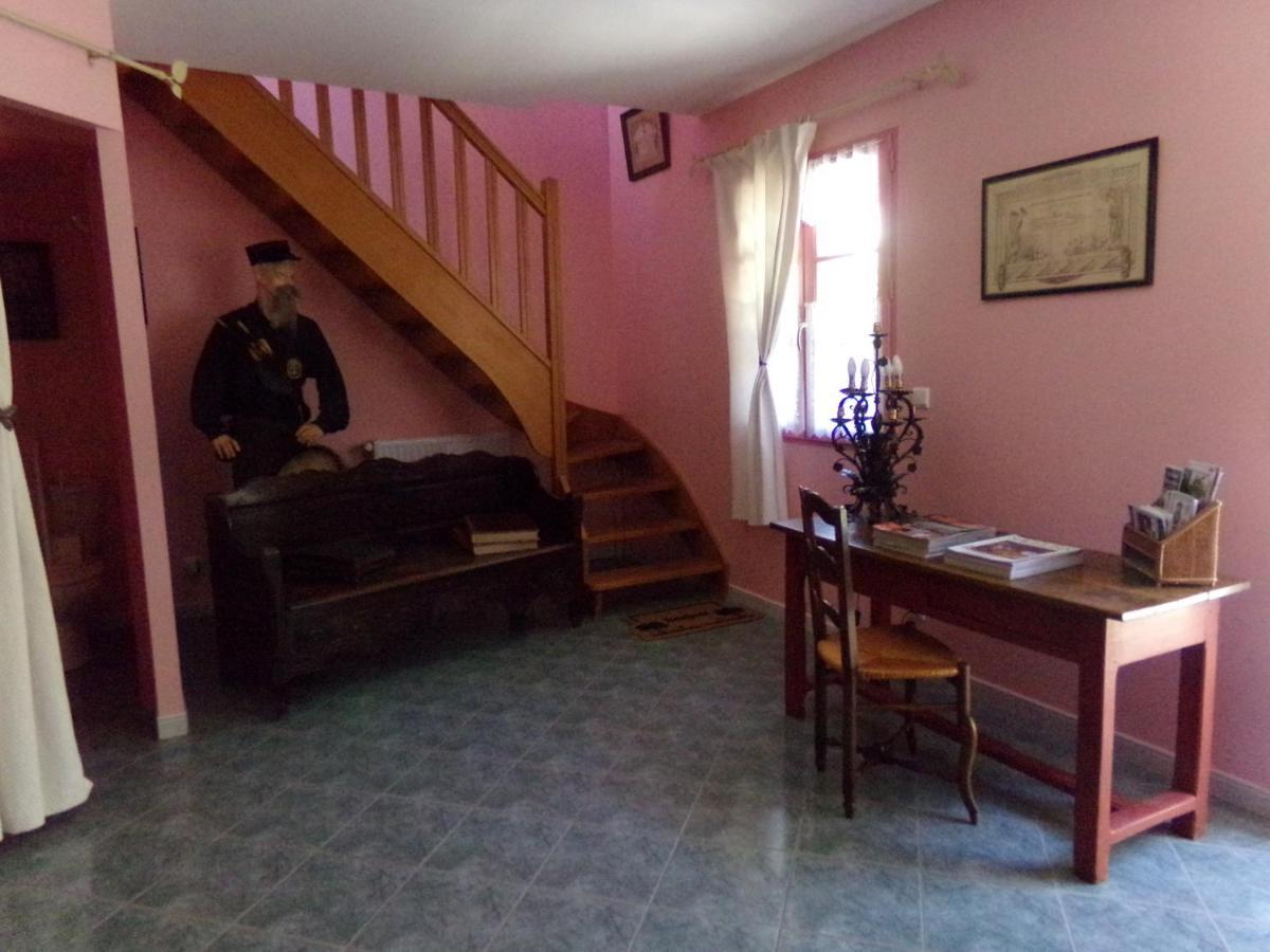 Chambres Et Table D'Hotes, Maisonnettes Individuelles Dans Propriete Privee Vézinnes 외부 사진