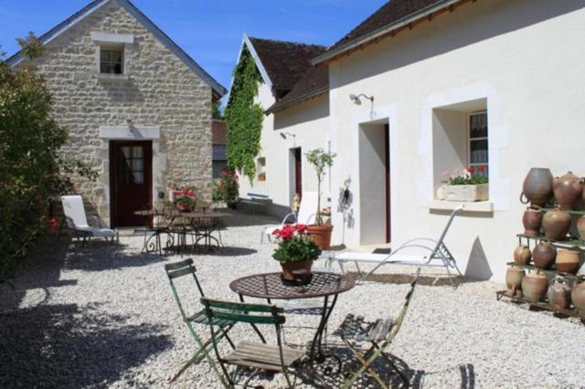 Chambres Et Table D'Hotes, Maisonnettes Individuelles Dans Propriete Privee Vézinnes 외부 사진