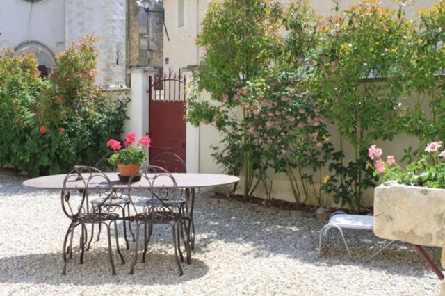 Chambres Et Table D'Hotes, Maisonnettes Individuelles Dans Propriete Privee Vézinnes 외부 사진
