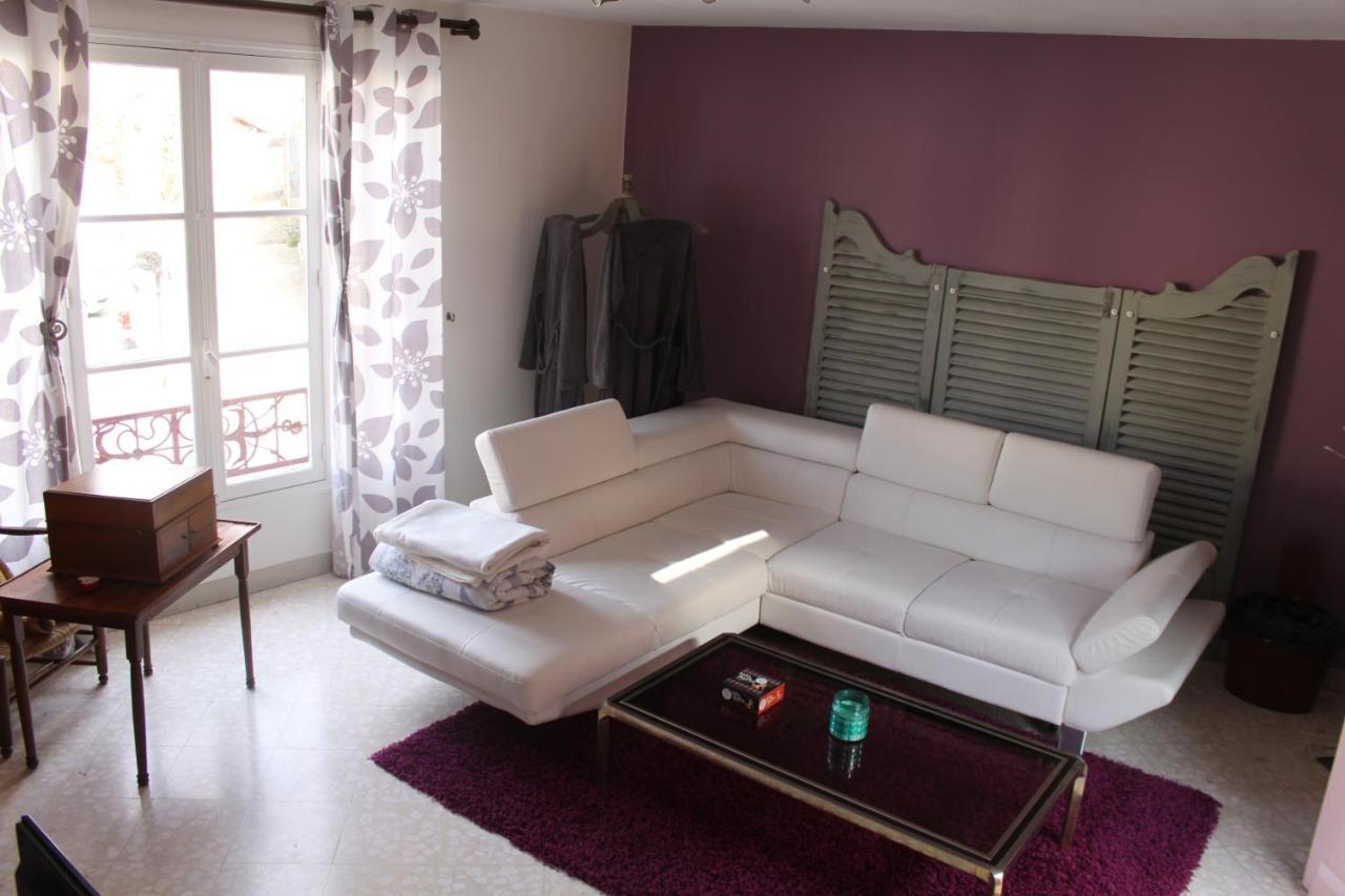 Chambres Et Table D'Hotes, Maisonnettes Individuelles Dans Propriete Privee Vézinnes 외부 사진
