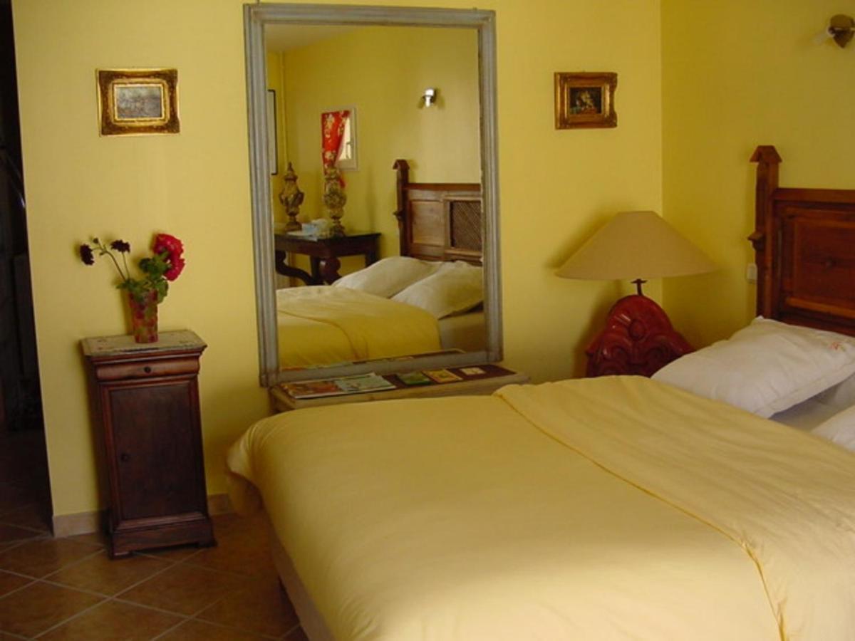 Chambres Et Table D'Hotes, Maisonnettes Individuelles Dans Propriete Privee Vézinnes 객실 사진