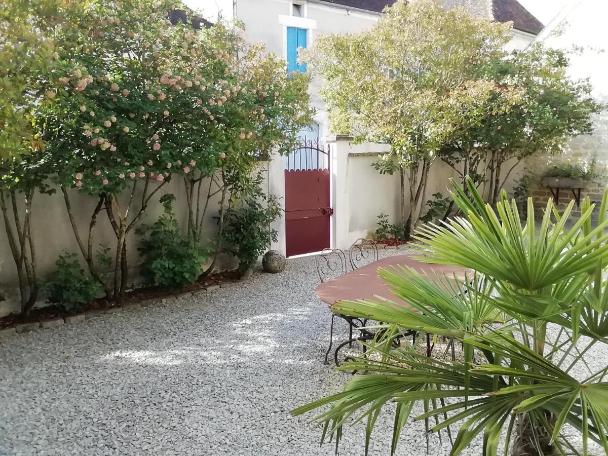 Chambres Et Table D'Hotes, Maisonnettes Individuelles Dans Propriete Privee Vézinnes 외부 사진