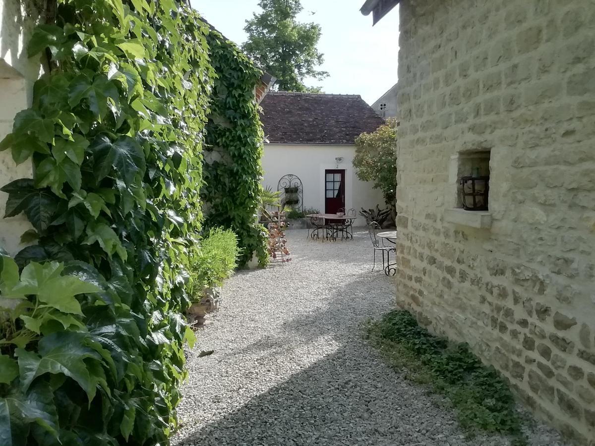 Chambres Et Table D'Hotes, Maisonnettes Individuelles Dans Propriete Privee Vézinnes 외부 사진