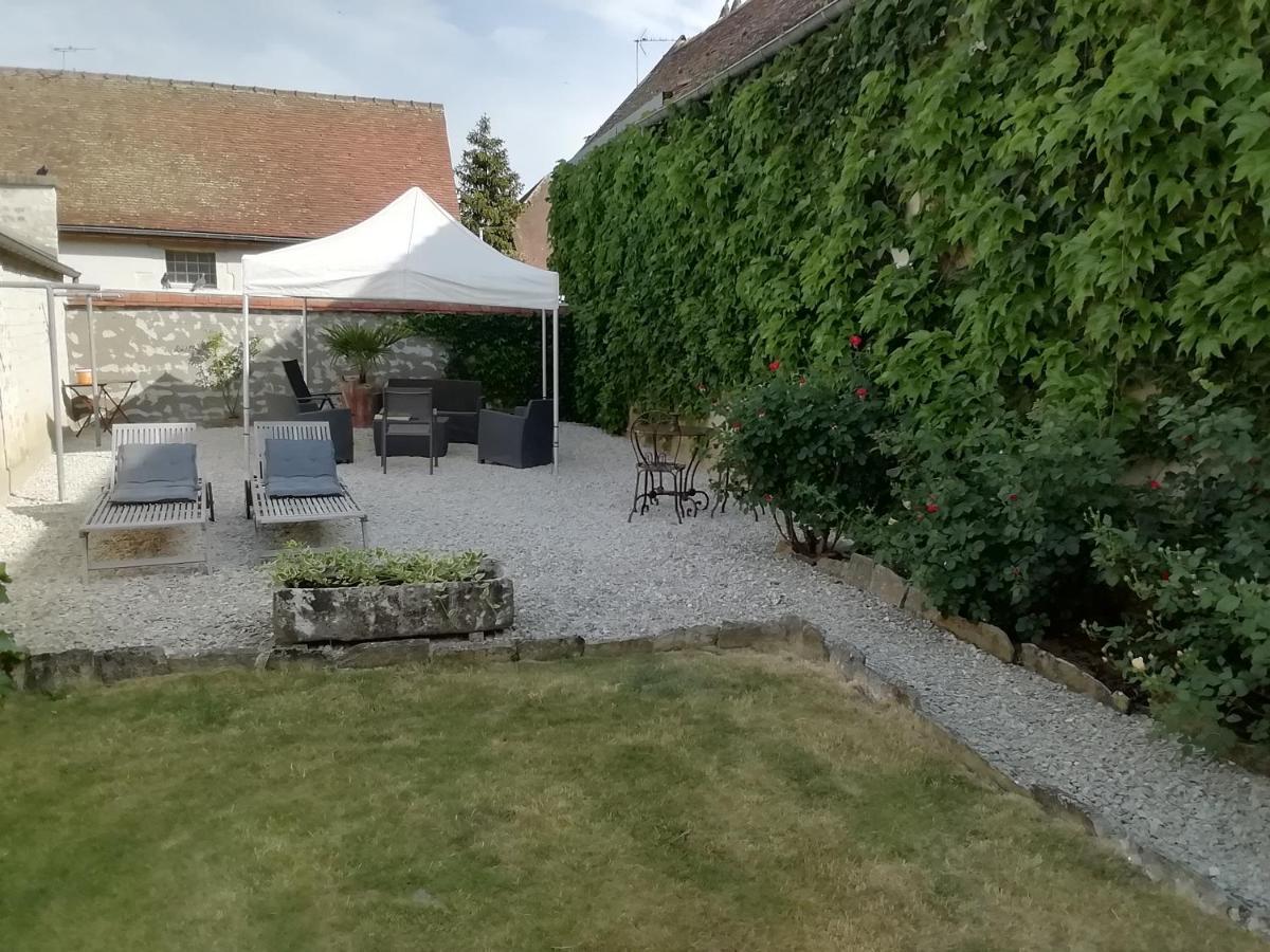 Chambres Et Table D'Hotes, Maisonnettes Individuelles Dans Propriete Privee Vézinnes 외부 사진