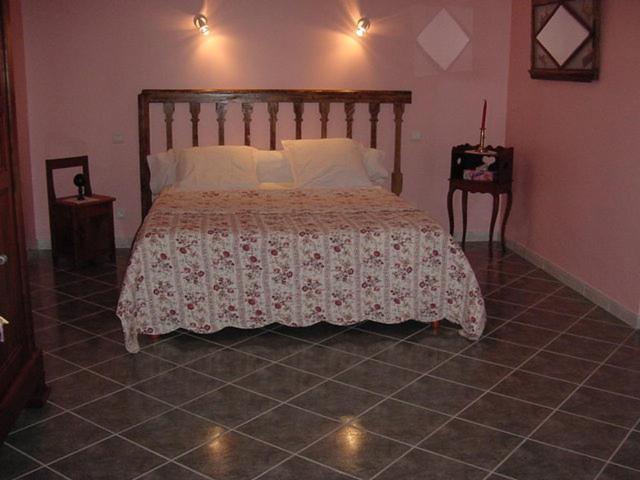 Chambres Et Table D'Hotes, Maisonnettes Individuelles Dans Propriete Privee Vézinnes 객실 사진